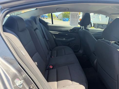 Used 2025 Nissan Altima 2.5 SV image 34