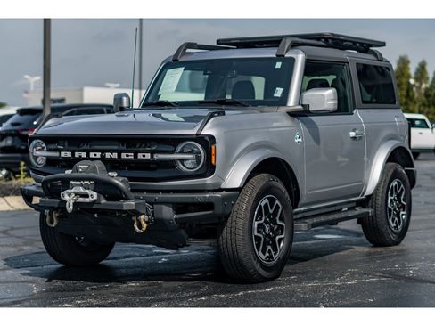 Used 2021 Ford Bronco Outer Banks AWD/4WD image 2
