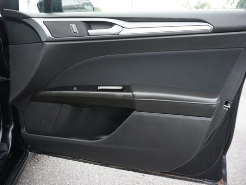 Used 2016 Ford Fusion SE FWD image 23