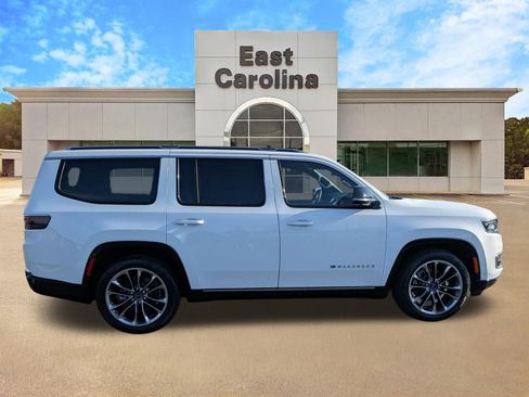 Certified 2025 Jeep Wagoneer Series III w/ Premium Group I image 2