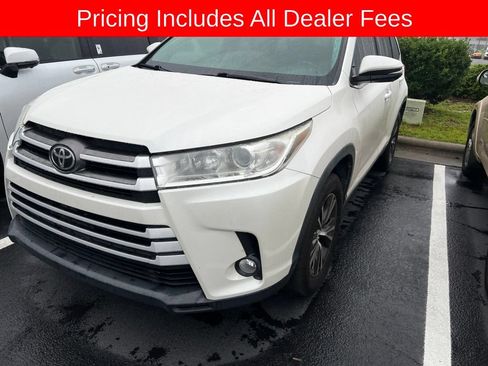 Used 2019 Toyota Highlander Plus FWD image 1