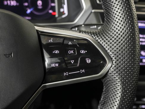 Used 2024 Volkswagen Tiguan SEL R-Line image 28