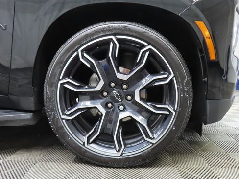 Used 2025 Chevrolet Suburban RST w/ RST Capability Package AWD/4WD image 13