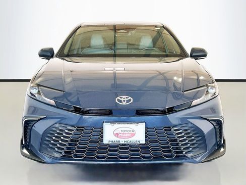 Used 2025 Toyota Camry SE image 2