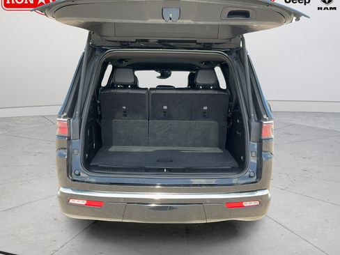 Certified 2024 Jeep Wagoneer Series III AWD/4WD image 21