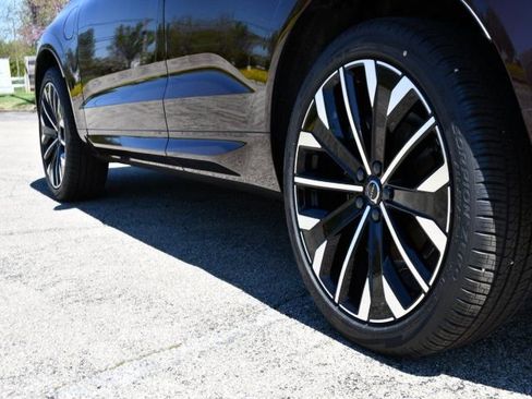 New 2026 Volvo XC60 T8 Ultra w/ Protection Package Premier AWD/4WD image 9