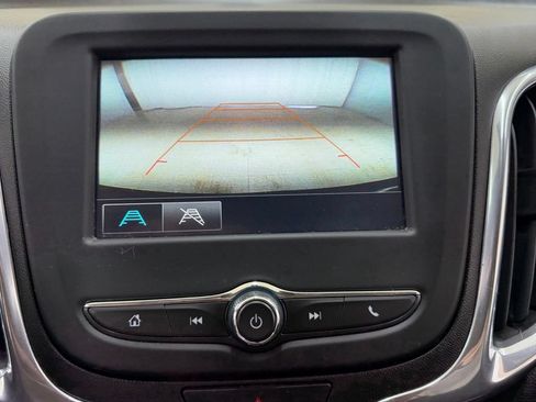 Used 2018 Chevrolet Equinox LT FWD image 24