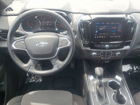 Certified 2023 Chevrolet Traverse LT FWD image 13