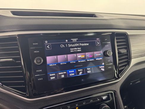 Used 2022 Volkswagen Atlas Cross Sport SE image 13