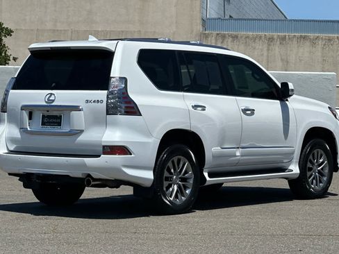 Used 2019 Lexus GX 460 Luxury AWD/4WD image 2