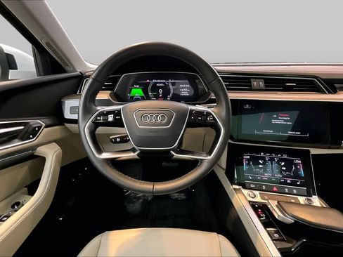 Used 2024 Audi Q8 e-tron Premium Plus AWD/4WD image 5