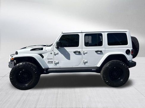 Used 2019 Jeep Wrangler Unlimited Sahara w/ Uconnect 4C Nav & Sound Group AWD/4WD image 9