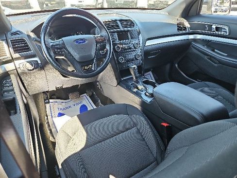 Used 2017 Ford Explorer XLT AWD/4WD image 8