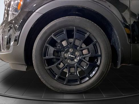 Used 2022 Kia Telluride SX w/ SX Prestige Package image 9