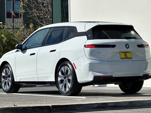 New 2026 BMW iX xDrive60 w/ Premium Package image 5