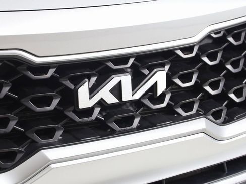 Used 2022 Kia Sorento LX image 14