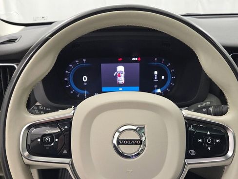 Used 2023 Volvo XC60 B5 Plus image 34