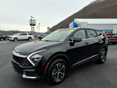 Used 2023 Kia Sportage EX image 3