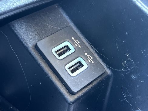 Used 2020 Ford Edge SE image 8