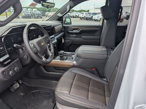 New 2026 Chevrolet Silverado 1500 High Country AWD/4WD image 15
