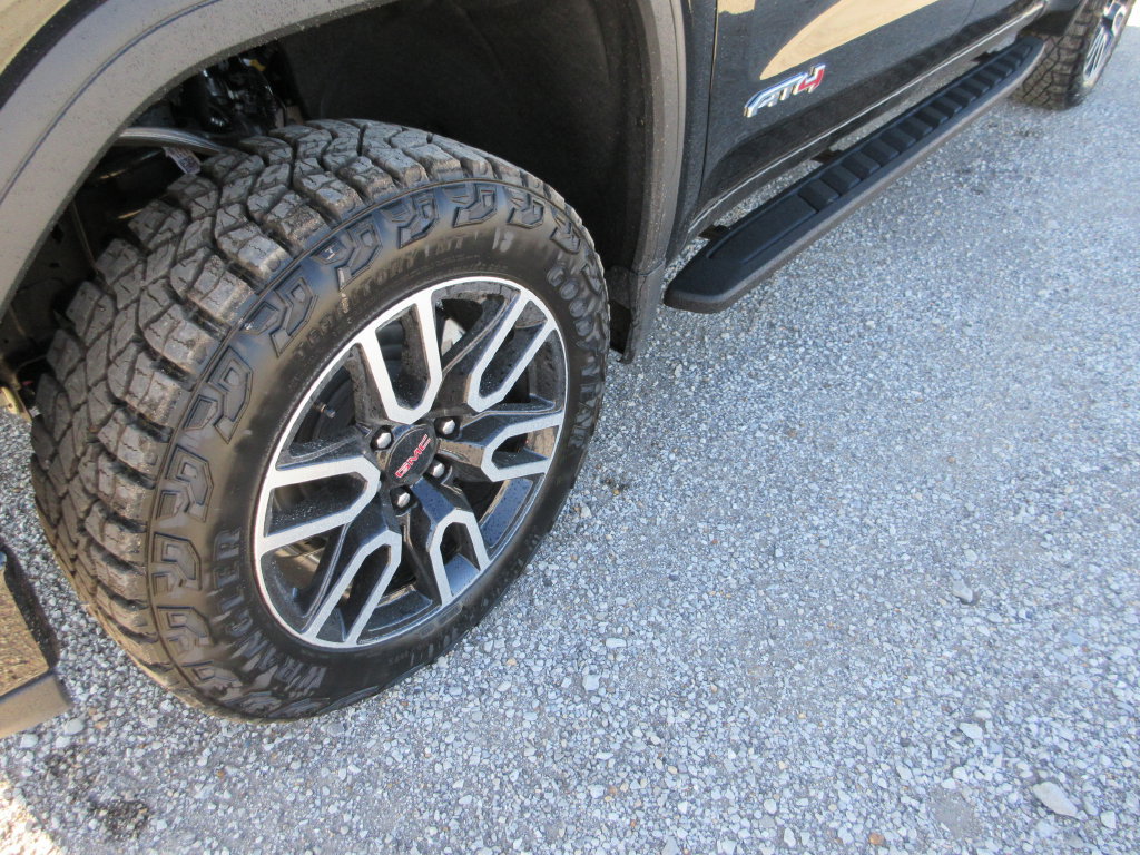 New 2026 GMC Sierra 1500 AT4 w/ AT4 Premium Package AWD/4WD image 12