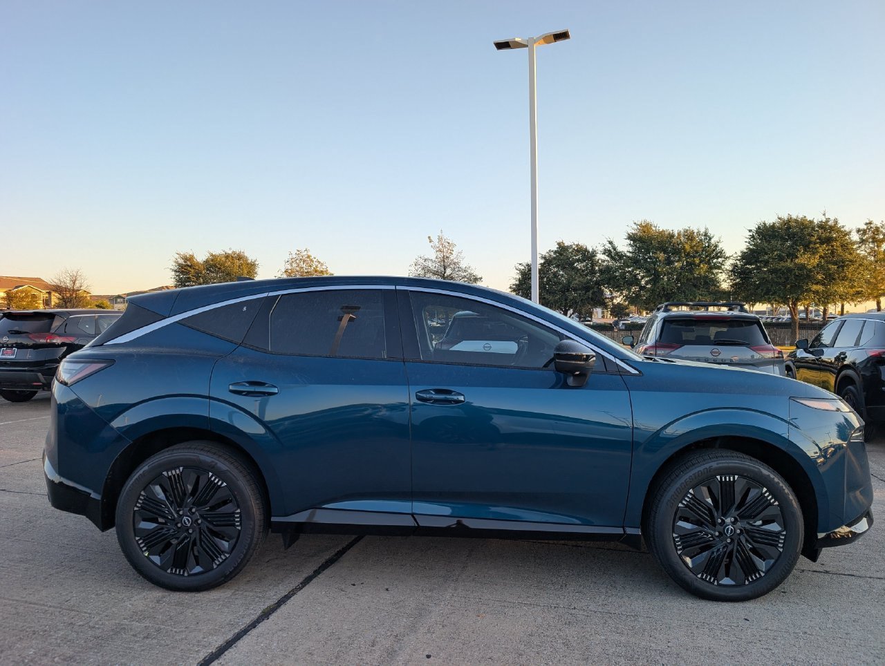 New 2027 Nissan Murano Platinum AWD/4WD image 3
