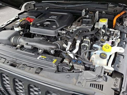 Certified 2023 Jeep Wrangler Unlimited w/ Cold Weather Group image 31