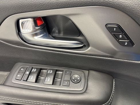 New 2026 Chrysler Pacifica Select w/ S Appearance Package image 31