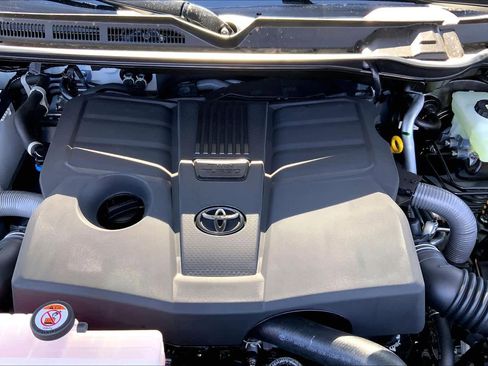 New 2026 Toyota Tundra Limited AWD/4WD image 16