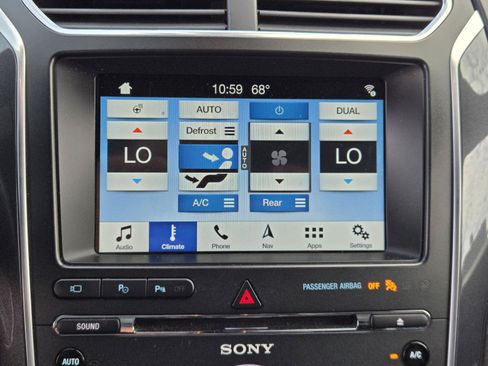 Used 2018 Ford Explorer Platinum AWD/4WD image 10