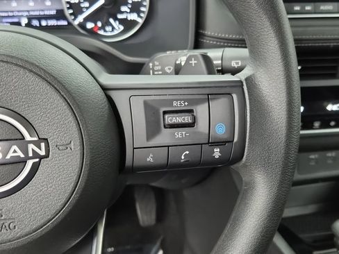 Used 2024 Nissan Rogue SV image 26