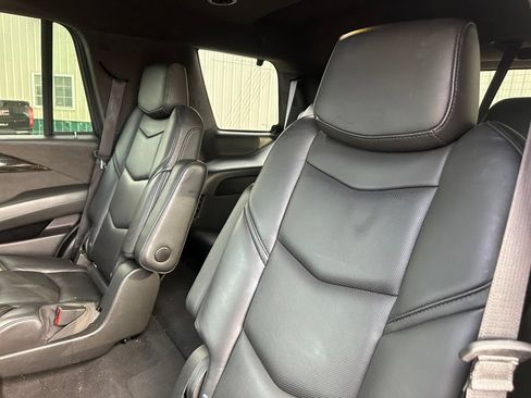 Used 2019 Cadillac Escalade Platinum AWD/4WD image 22