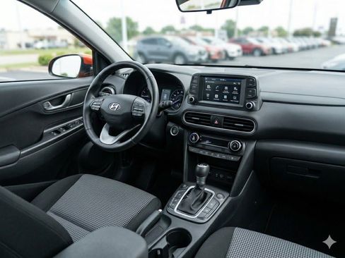 Used 2020 Hyundai Kona SEL image 4