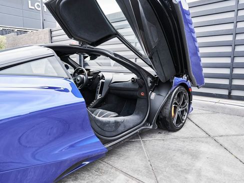 Used 2024 McLaren 750S image 27
