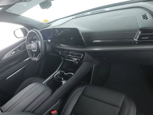 Used 2026 Chevrolet Traverse LT w/ Midnight/Sport Edition image 30