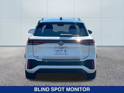 New 2026 Volkswagen Tiguan SE R-Line FWD image 4