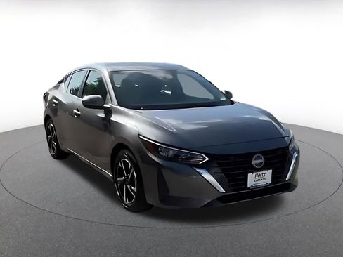 Used 2025 Nissan Sentra SV FWD image 3