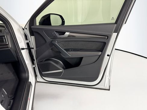 Used 2023 Audi SQ5 Prestige w/ Prestige Package image 26