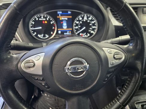 Used 2019 Nissan Sentra SR FWD image 17