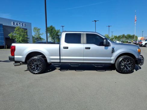 Used 2022 Ford F250 XL RWD image 2