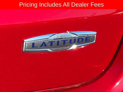 Used 2025 Jeep Compass Latitude AWD/4WD image 11