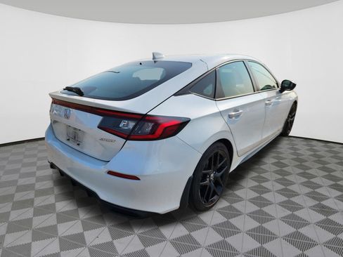 Used 2023 Honda Civic Sport image 4