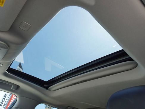 Certified 2024 Toyota Highlander XLE FWD image 21