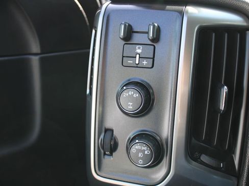 Used 2019 Chevrolet Silverado 2500 LT AWD/4WD image 31