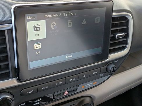 Used 2025 Hyundai Venue SEL image 21