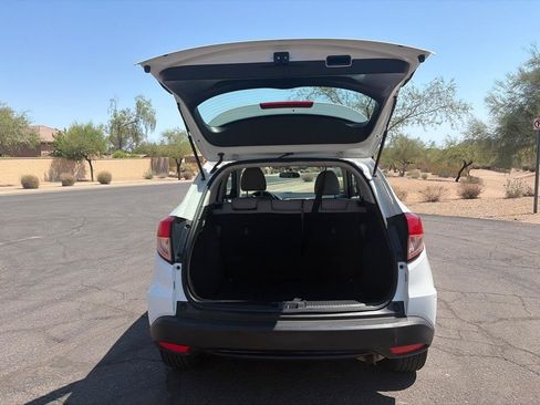 Used 2016 Honda HR-V LX image 9