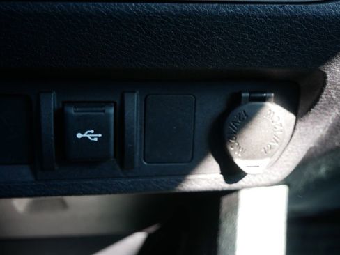 Certified 2023 Toyota Tacoma SR AWD/4WD image 22