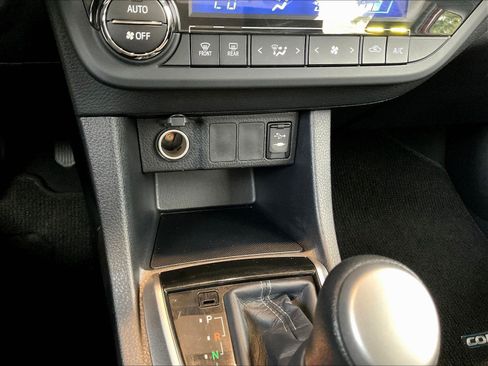 Used 2015 Toyota Corolla LE FWD image 15