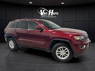 Used 2018 Jeep Grand Cherokee Laredo AWD/4WD video 1