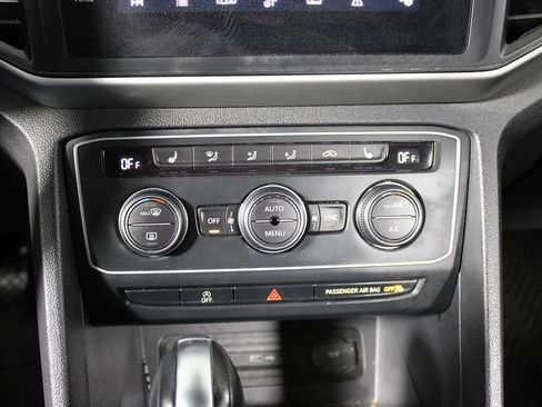 Used 2021 Volkswagen Atlas Cross Sport SE w/ Panoramic Sunroof Package image 19